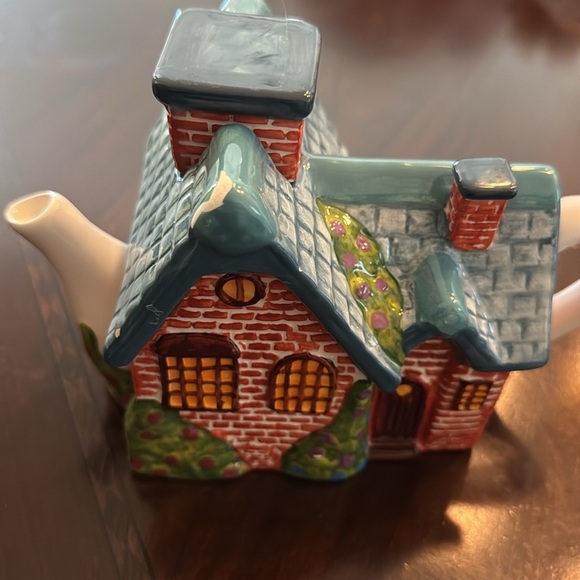 2005 Thomas Kinkade Cottage House Ceramic/Porcelain Teapot with Lid - Picture 3 of 6